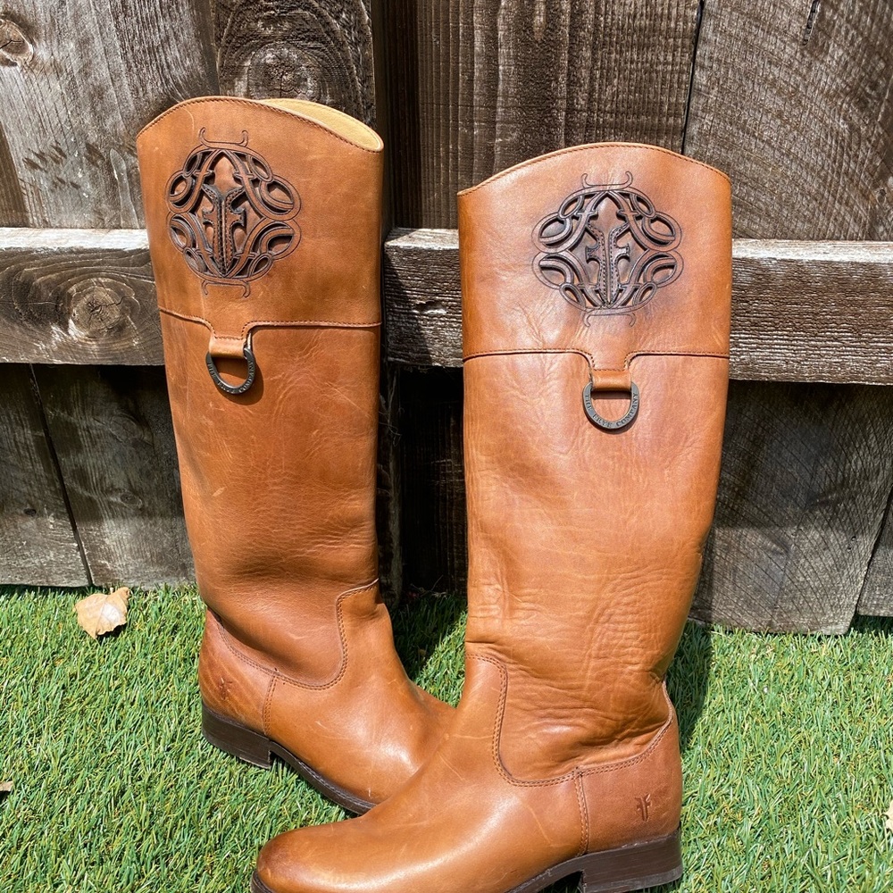 BRAND NEW NEVER WORN FRYE BOOTS 6.5